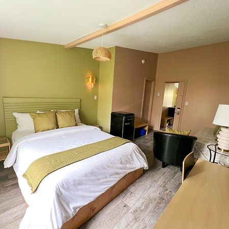Auberge La Rosepierre Bistro Henri Гранд Бержерон Екстериор снимка