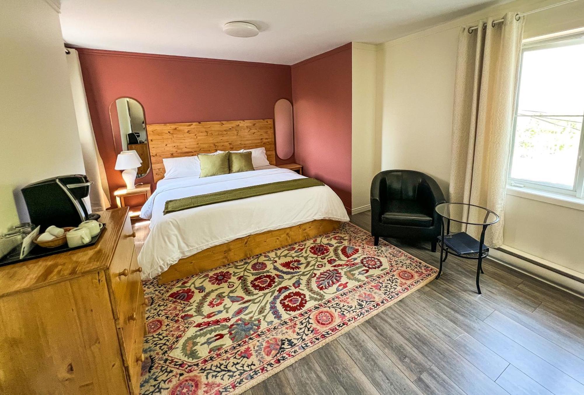 Auberge La Rosepierre Bistro Henri Гранд Бержерон Екстериор снимка